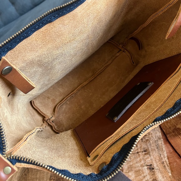 Portland Leather Goods medium zippered tote - Picture 4 of 5